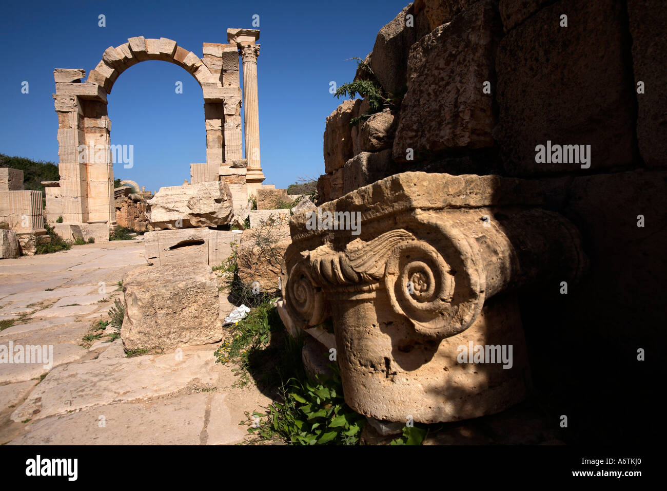 L'arc de Trajan sur la Via Trionfale à Leptis Magna en Libye Banque D'Images
