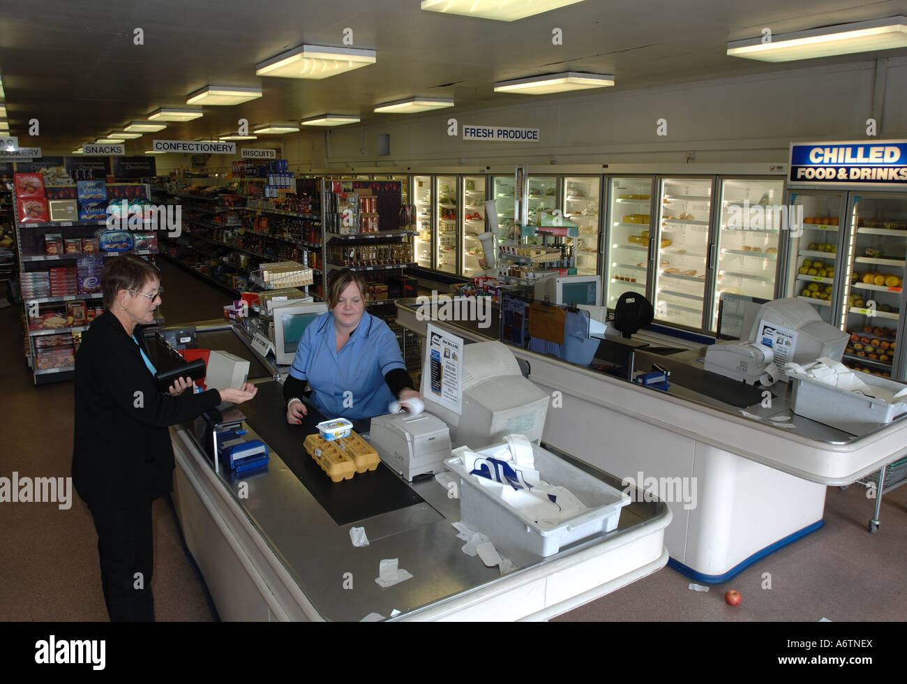 Intérieur de l'Ouest Store Supermarché, Ross Road, Stanley Capital des îles Falkland Banque D'Images