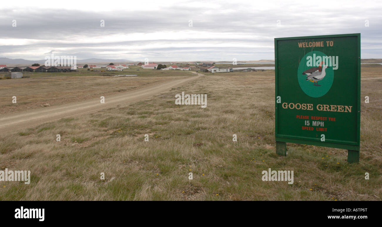Inscrivez-vous à Goose Green, Îles Falkland Scène atlantique sud d'fiece combats durant la conflit des Malouines Banque D'Images