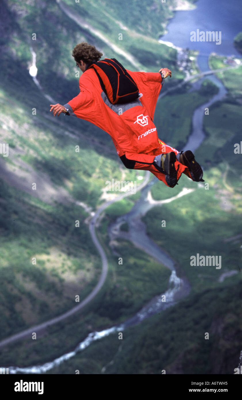Base jump norway Banque de photographies et d'images à haute résolution -  Alamy