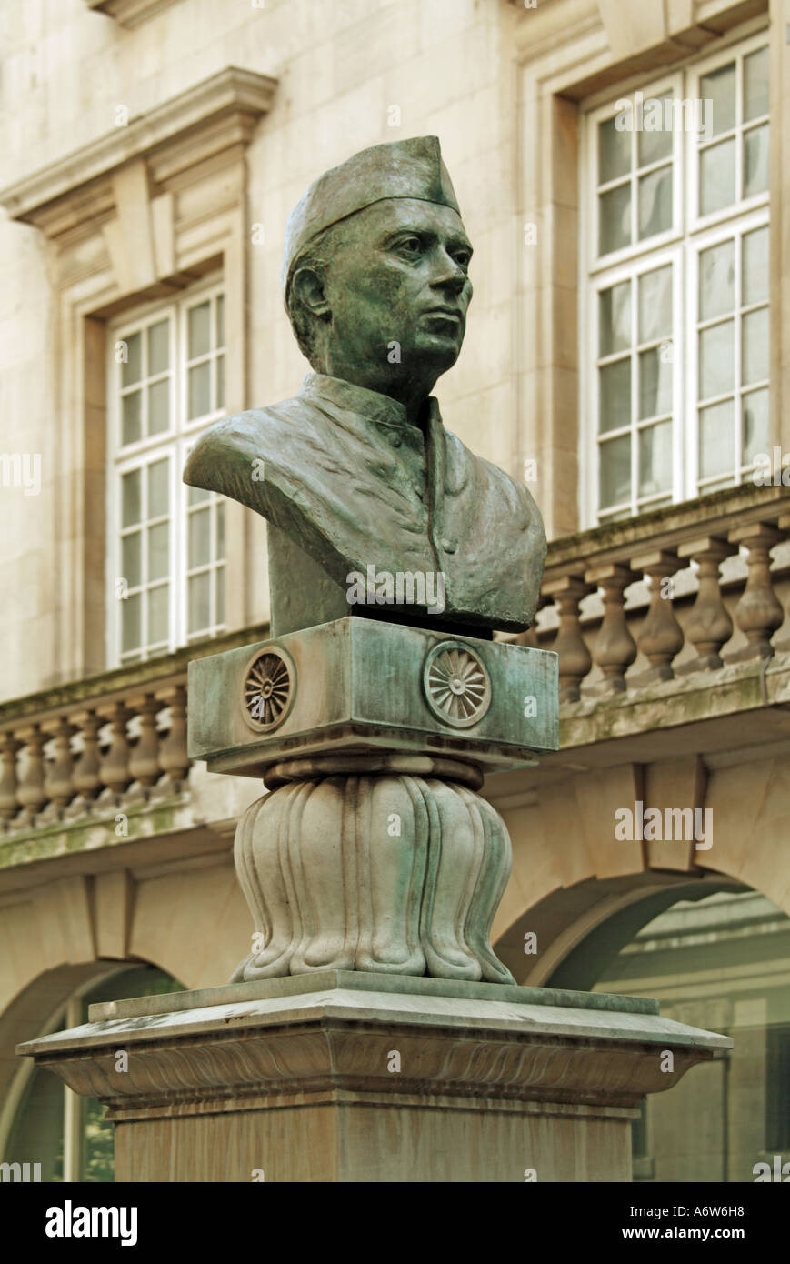Buste de Londres, Jawaharlal Nehru, premier ministre de l'Inde de 1947 à 1964 Banque D'Images