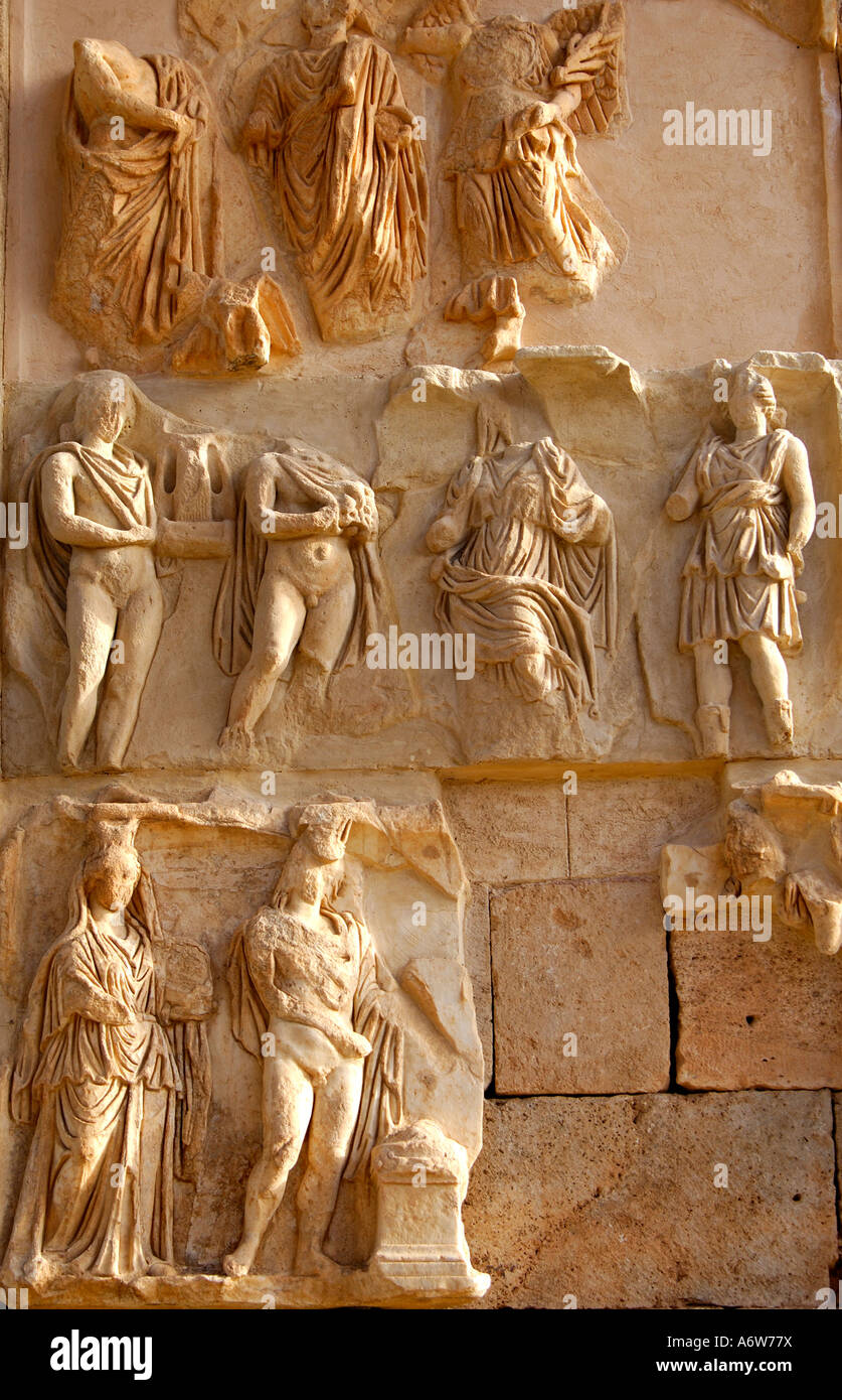 Bas-relief à l'Arc de Septime Sévère Leptis Magna Libye Banque D'Images