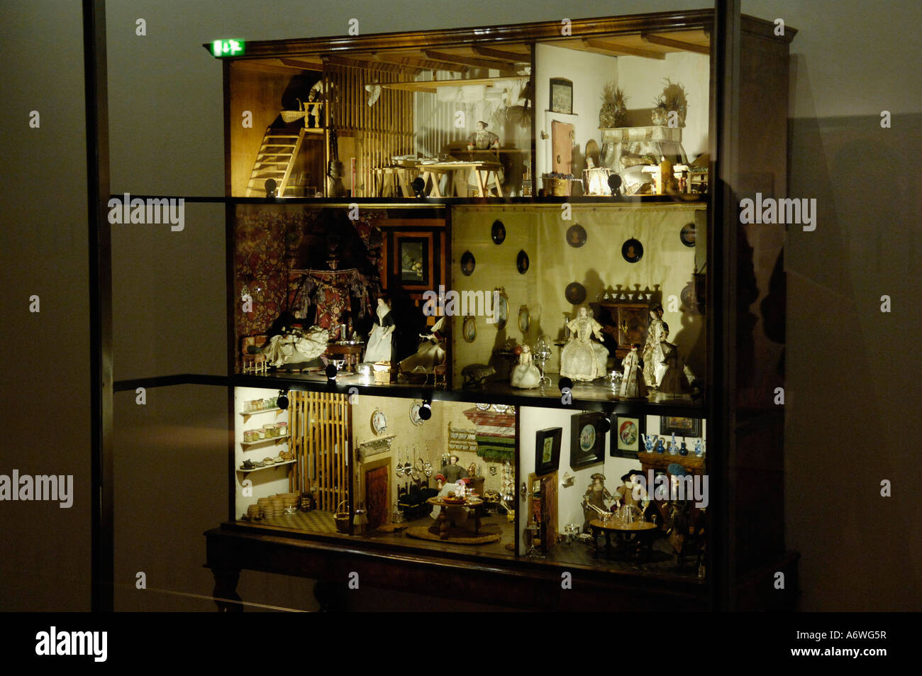 Amsterdam Pays-Bas une maison des poupées très élaborée qui est une partie de l'exposition permanente du Musée Rijks Banque D'Images