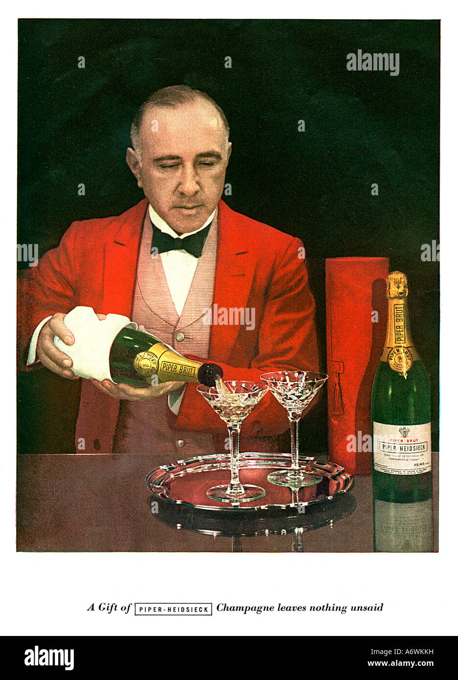Piper Heidsieck 1937 magazine américain annonce pour le champagne français le majordome pouring Banque D'Images