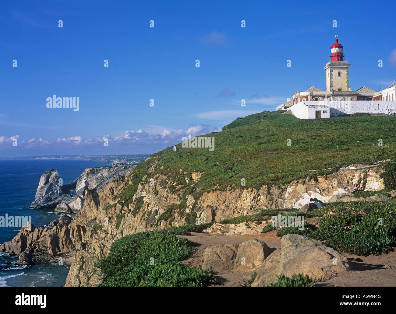 Cabo da Roca, Lisbonne Portugal Océan Atlantique. L'Europe. Les falaises du littoral portugais phare.point le plus à l'Europe continentale. Banque D'Images