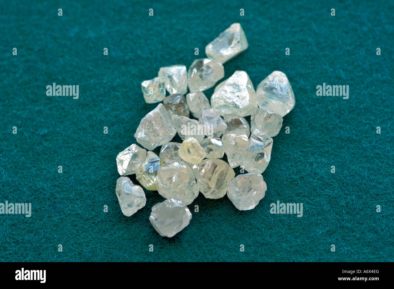 Diamant Brut Naturel 1 Carat - Afrique Du Sud - Forme Cubique - Non Taillé