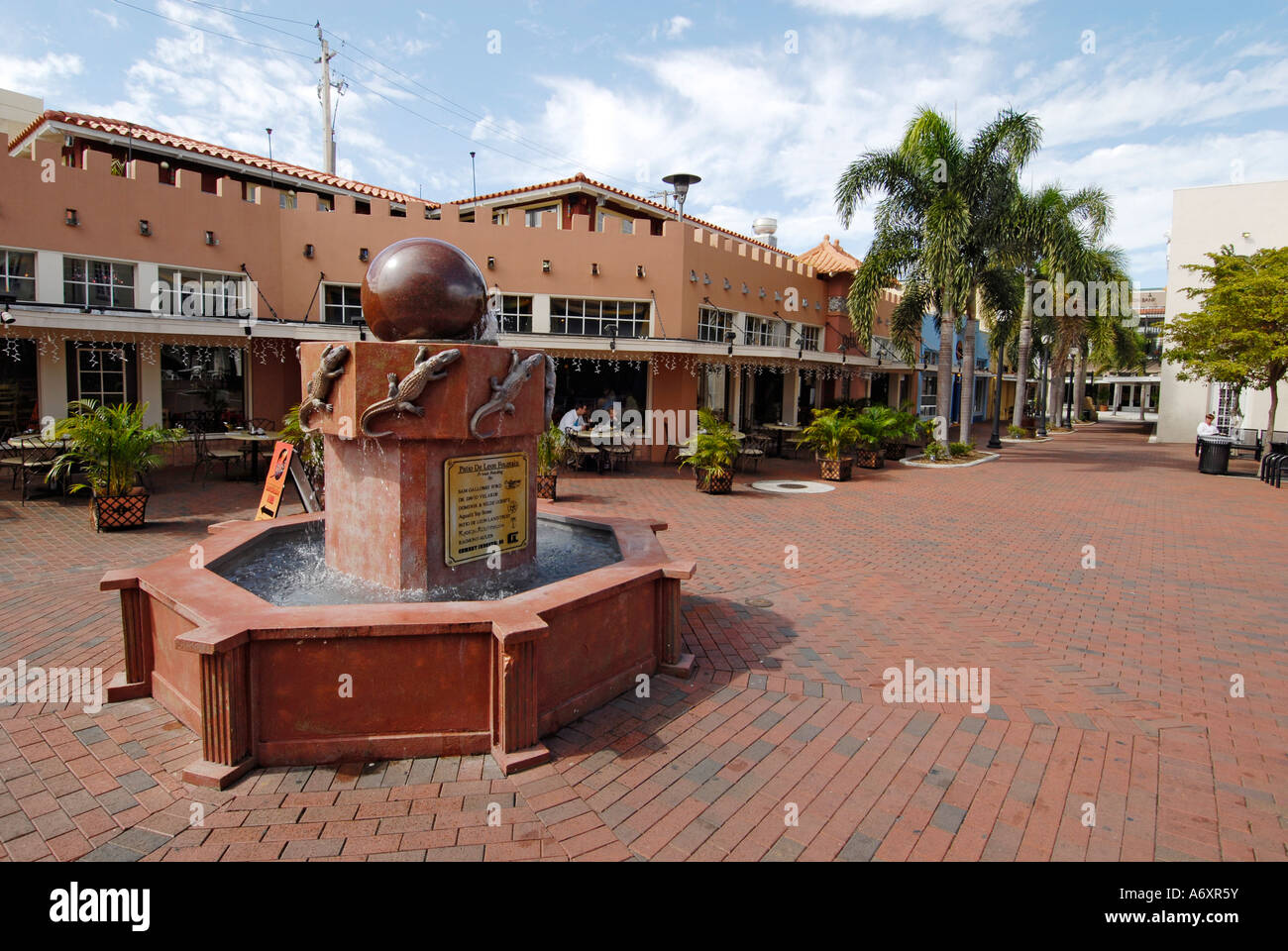 Patio de Léon dans le centre-ville historique de Fort Myers FL Floride Ft Banque D'Images