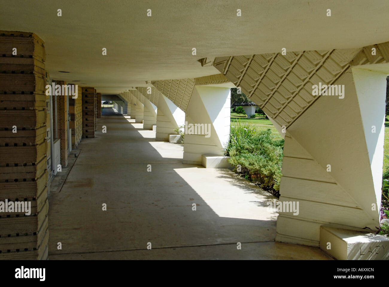 Au campus du Collège du sud de la Floride FSC Architecture de Frank Lloyd Wright à Lakeland Central Florida United States Banque D'Images Au campus du Collège du sud de la Floride FSC Architecture de Frank Lloyd Wright à Lakeland Central Florida United States Banque D'Images