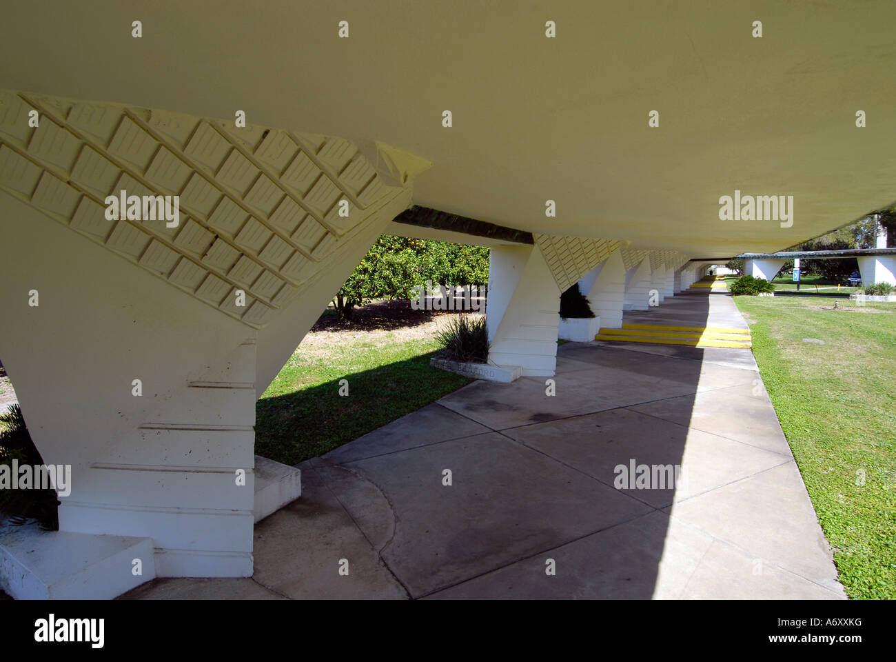Au campus du Collège du sud de la Floride FSC Architecture de Frank Lloyd Wright à Lakeland Central Florida United States Banque D'Images Au campus du Collège du sud de la Floride FSC Architecture de Frank Lloyd Wright à Lakeland Central Florida United States Banque D'Images