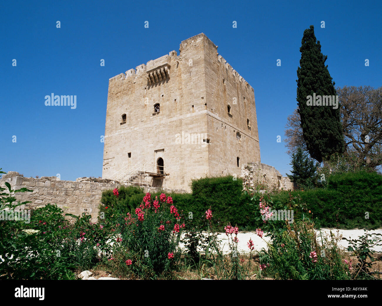 Château de colosse construit par les Chevaliers de St John en 1454 près de Limassol Chypre Europe Banque D'Images