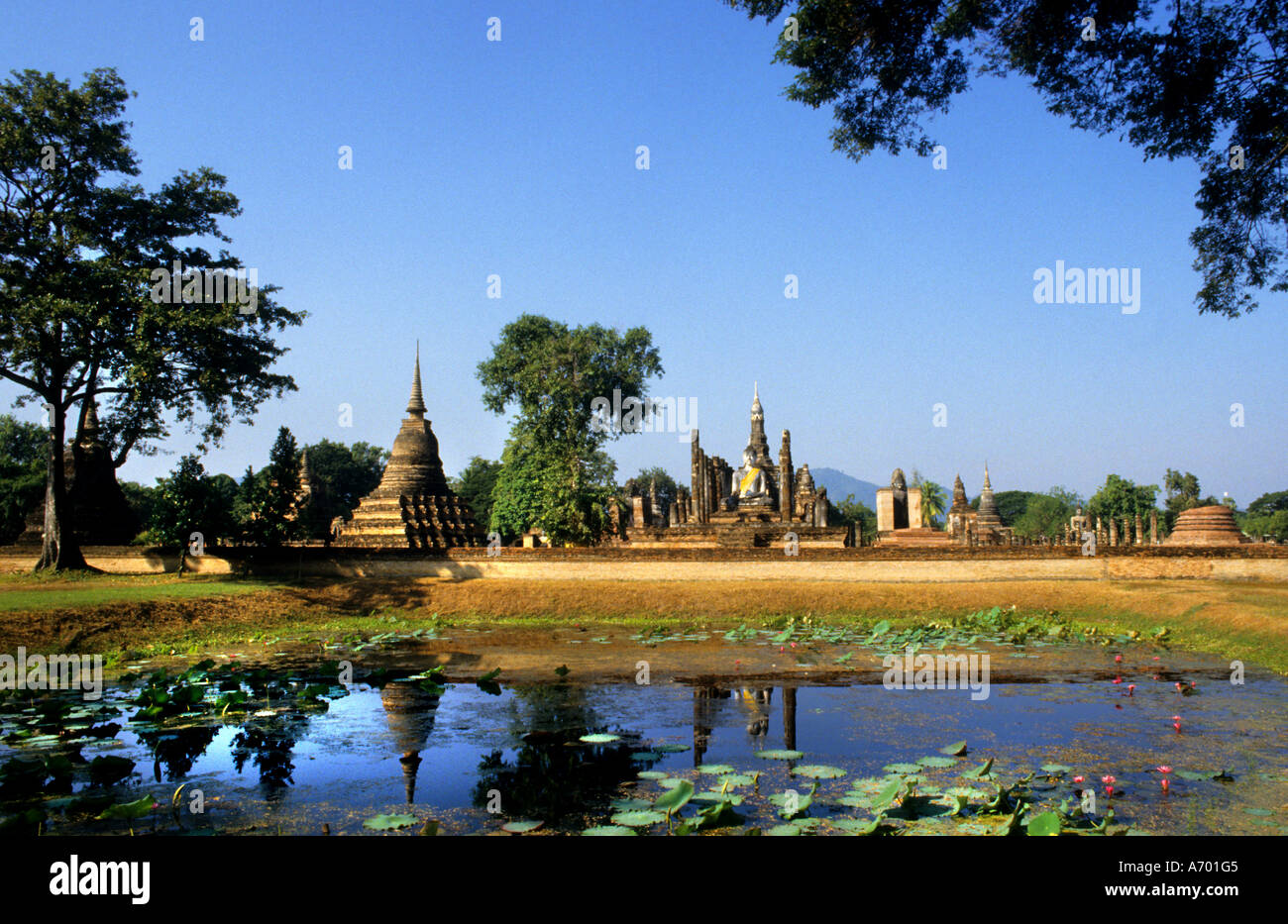 Thaïlande Kamphaeng Phet Wat Phra Sit Iriyabot post période classique de style Sukhothai Banque D'Images