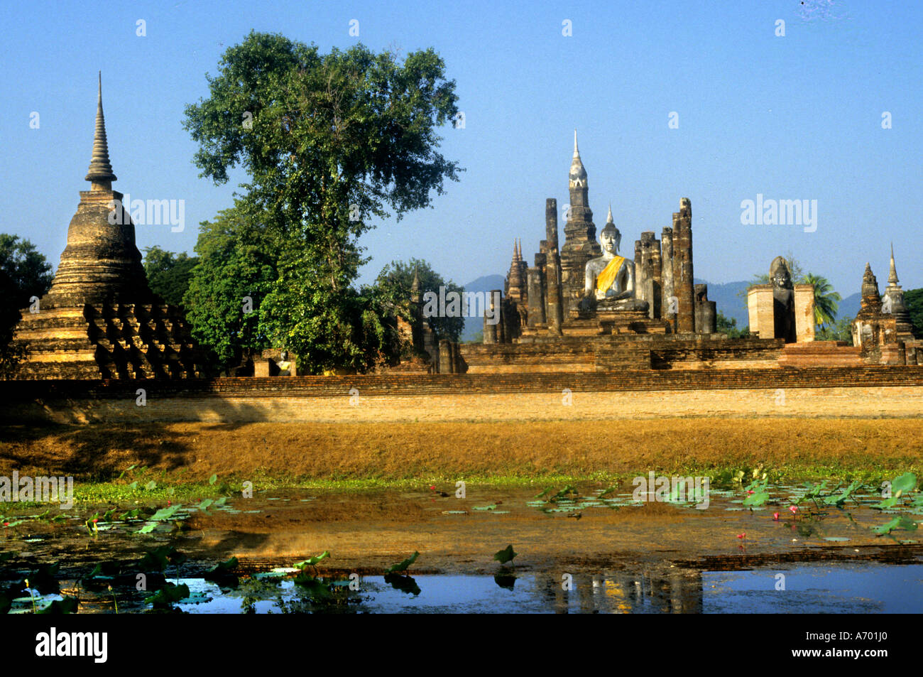 Thaïlande Kamphaeng Phet Wat Phra Sit Iriyabot post période classique de style Sukhothai Banque D'Images