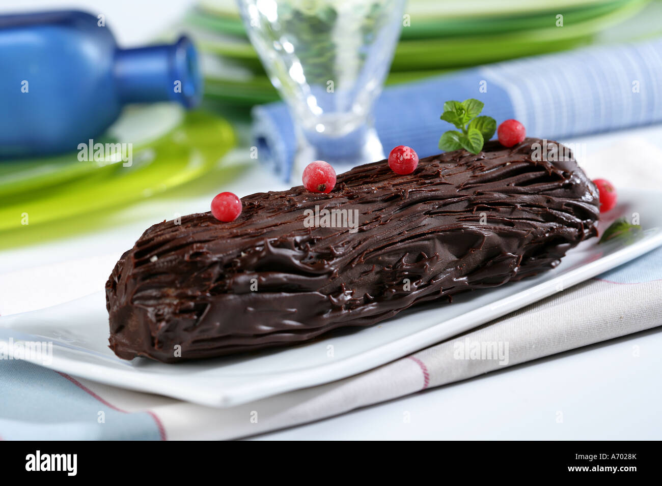 Châtaignes et chocolat en forme de tronc de rouleau Banque D'Images