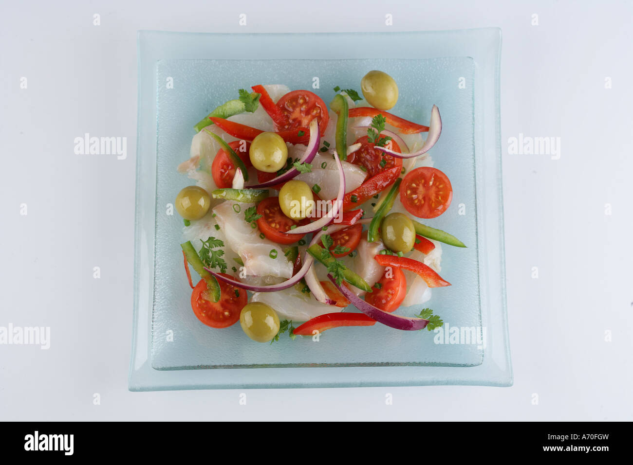 La morue salée râpée salade avec des olives manzanilla Banque D'Images
