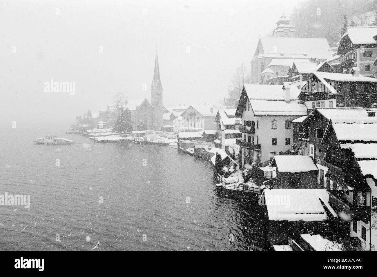 L'Europe, Autriche, Hamburg. Vue sur la ville dans la neige Banque D'Images