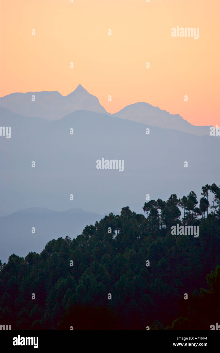 Himalayan sunrise à Nagarkot Hill Resort dans la vallée de Katmandou au Népal Banque D'Images