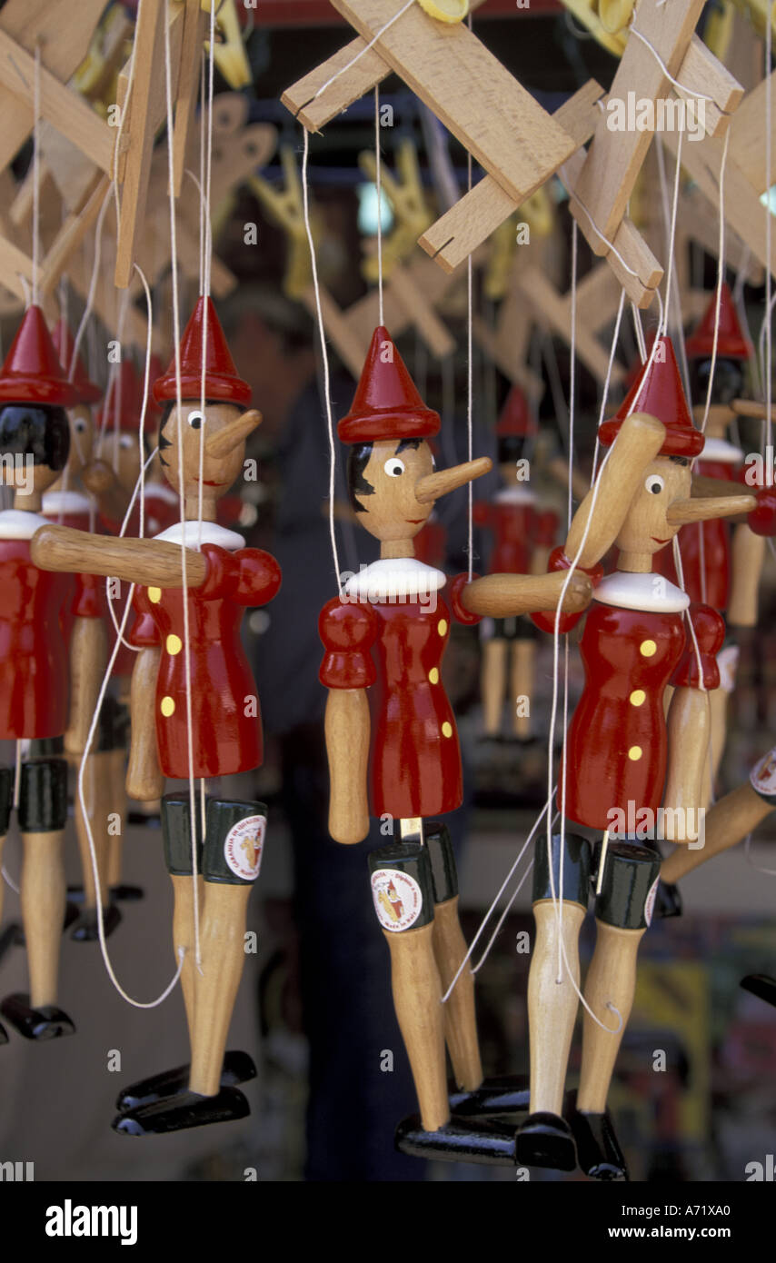 L'Europe, Italie, Toscane, Collodi, accueil de Pinocchio, Pinocchio dolls à vendre Banque D'Images