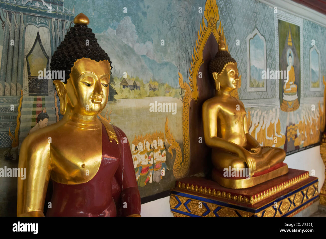 Images de Bouddha dans le temple de Wat Phrathat Doi Suthep, un temple bouddhiste très reconnu dans Chiang Mai, Thaïlande. Banque D'Images