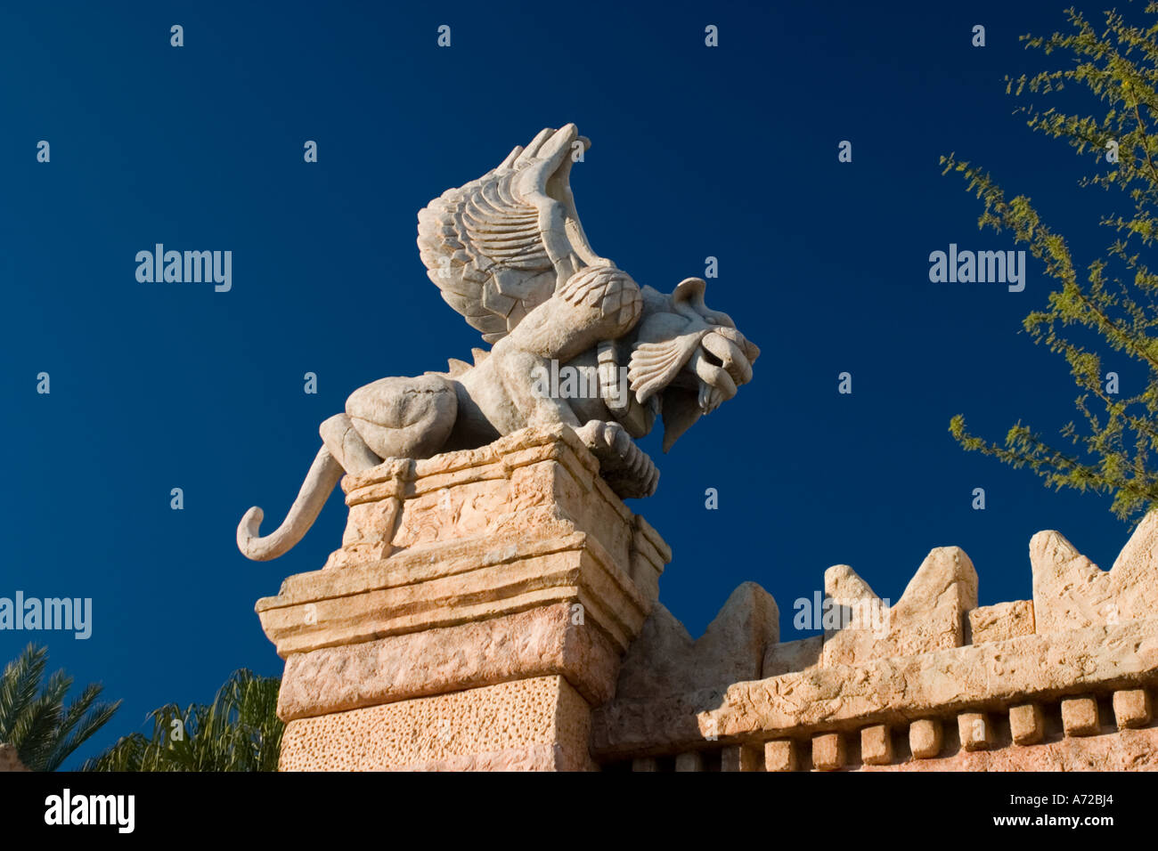 Lion ailé Sculpture entrée de huitième voyage de Sinbad show Islands of Adventure Universal Orlando Resort Orlando en Floride Banque D'Images