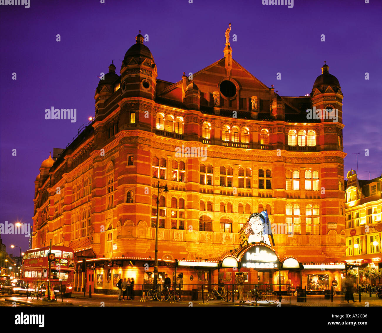 Palace Theatre de Soho dans la nuit London United Kingdom Grande-bretagne Banque D'Images