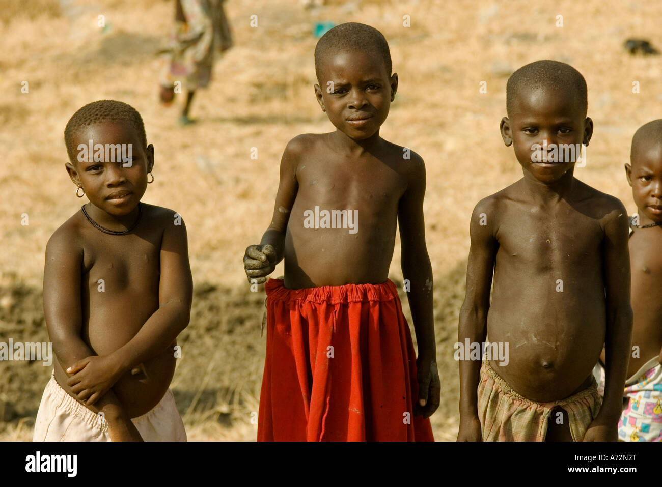 Les enfants du village africain, l'Ouganda Banque D'Images