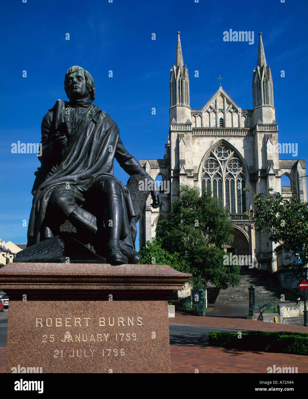Statue de Robert Burns et cathédrale Dunedin ile sud Nouvelle Zelande Banque D'Images