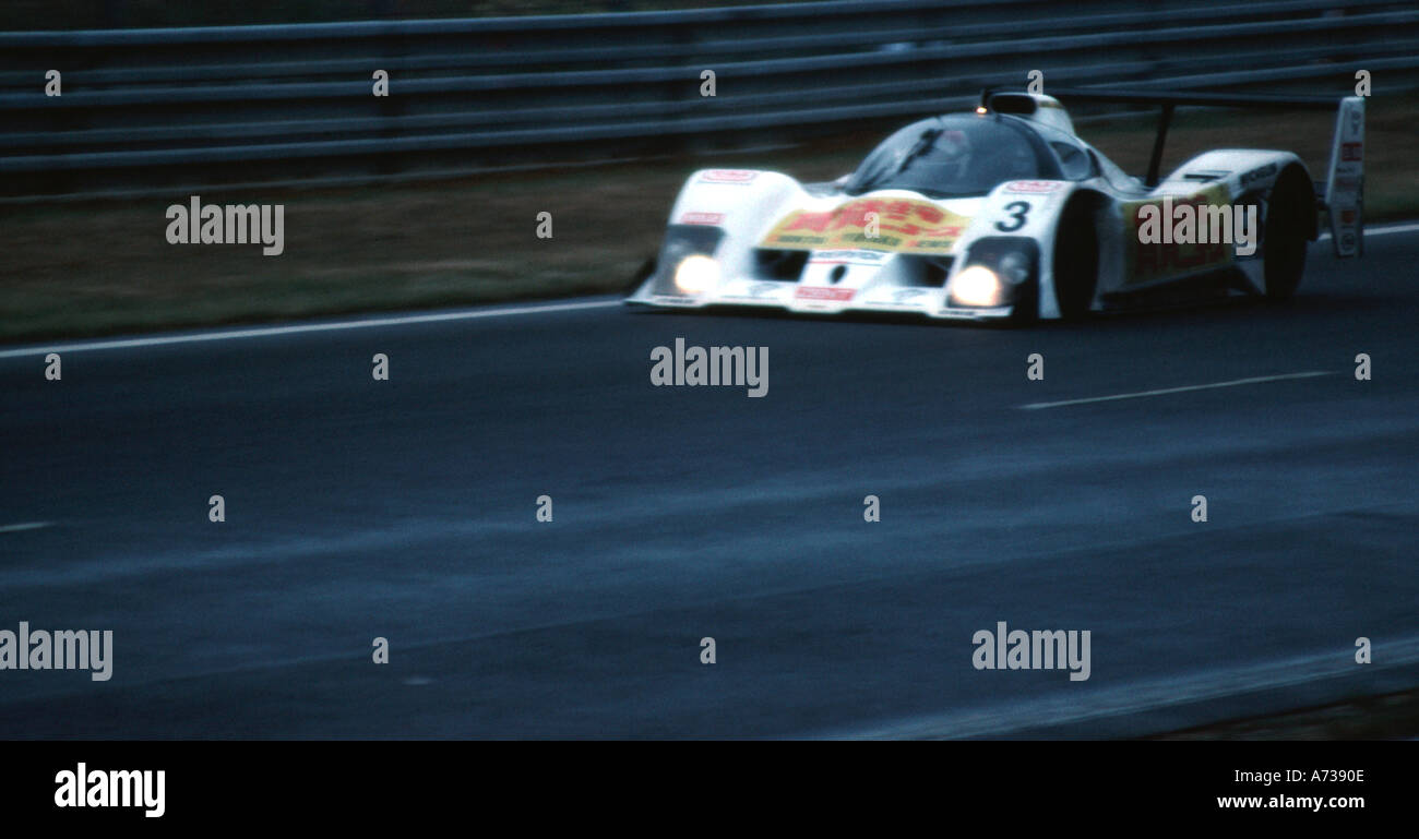 Voiture qui se font concurrence sur les 24 Heures du Mans Banque D'Images