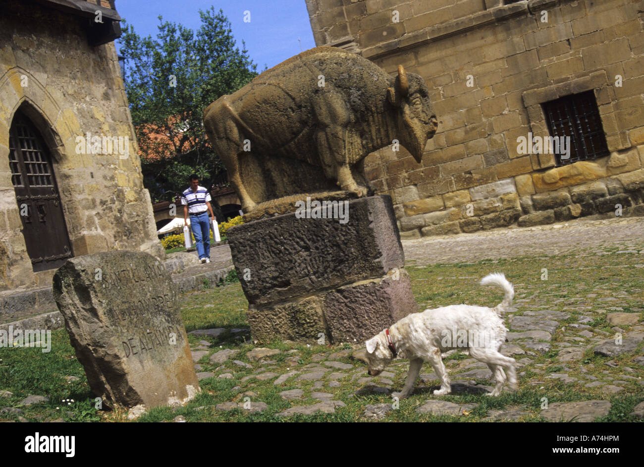 Monument de bisons de la grotte d'Altamira SANTILLANA DEL MAR Cantabrie Espagne Banque D'Images
