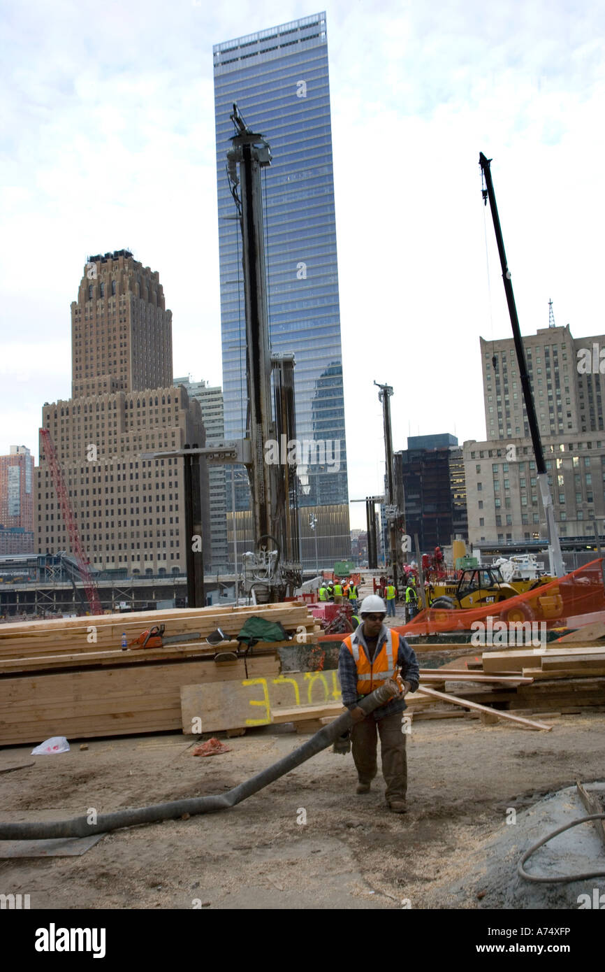 Travailleur de la construction à ground zero, sur le site de l'atrocité à Manhattan new york Banque D'Images
