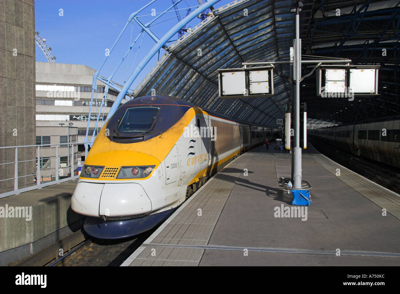 Train à grande vitesse Eurostar à la Gare Internationale de Waterloo, Londres Banque D'Images