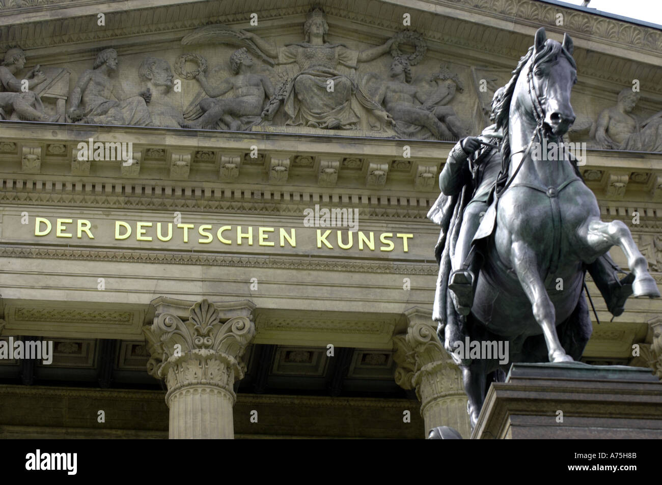 L'Art Allemand der Deutschen Kunst ancienne Galerie Nationale Berlin Allemagne equestrian statue Banque D'Images