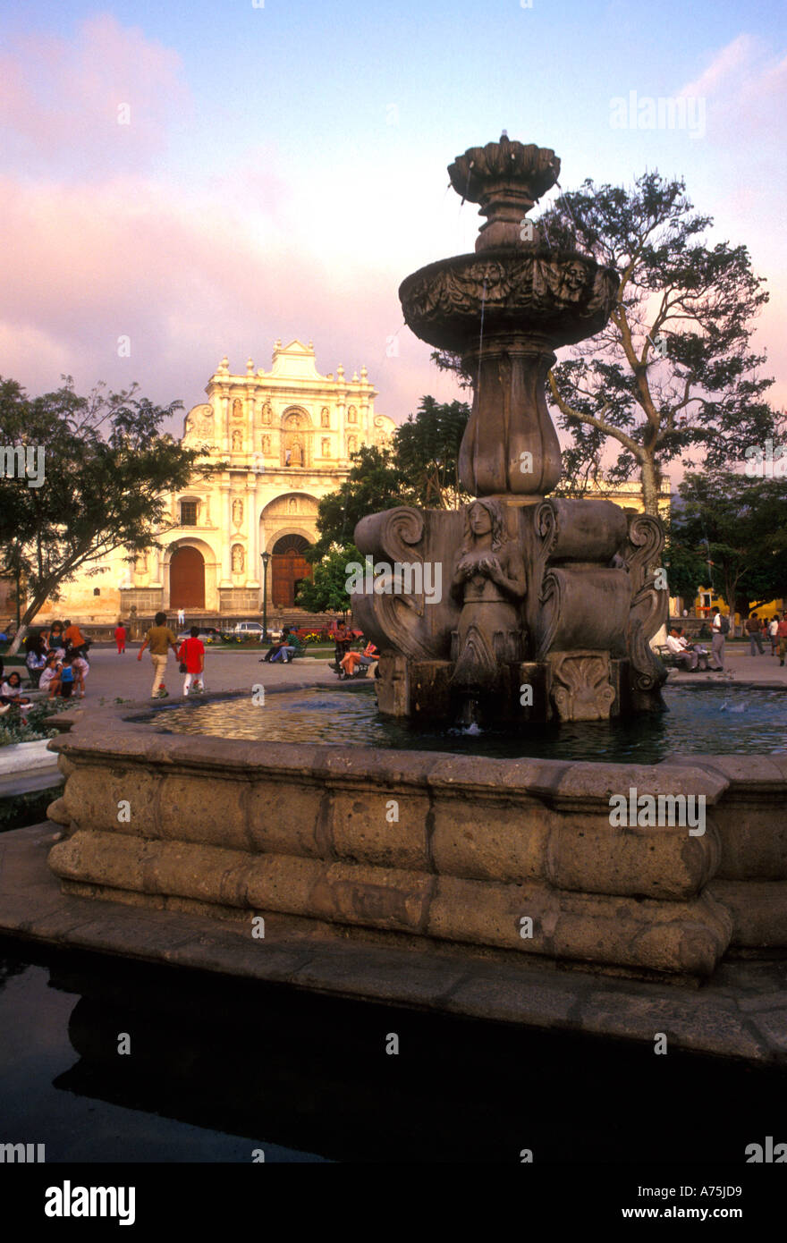 Mermaid Fountain Plaza Mayor Antigua Guatemala Amérique Centrale Ministère Sacatepequez Banque D'Images