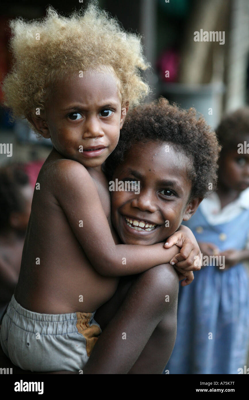 Enfants tolai, Sikut resttlement camp, East New Britain, Papouasie Nouvelle Guinée Banque D'Images