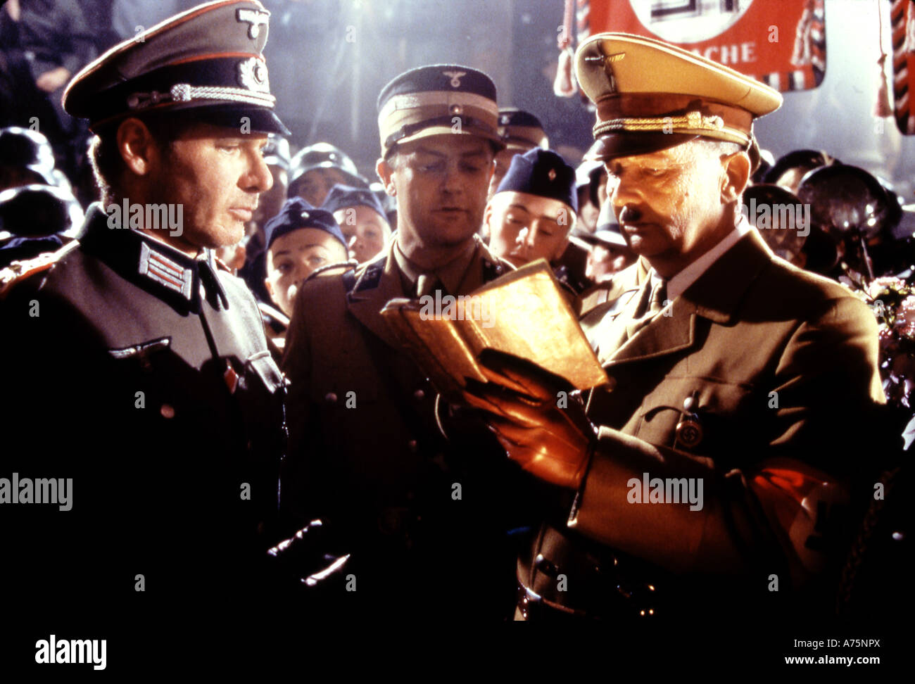 INDIANA JONES ET LA DERNIÈRE CROISADE - 1989 UIP/Paramount film avec Michael Sheard à droite comme Adolf Hitler Banque D'Images