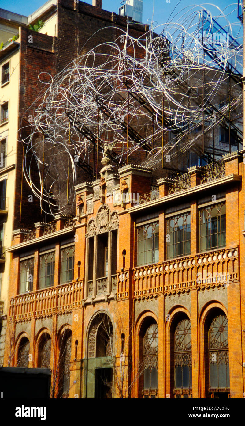 Façade Art Nouveau de la Fondation Antoni Tapies dans Carrer Arago à  Barcelone Photo Stock - Alamy