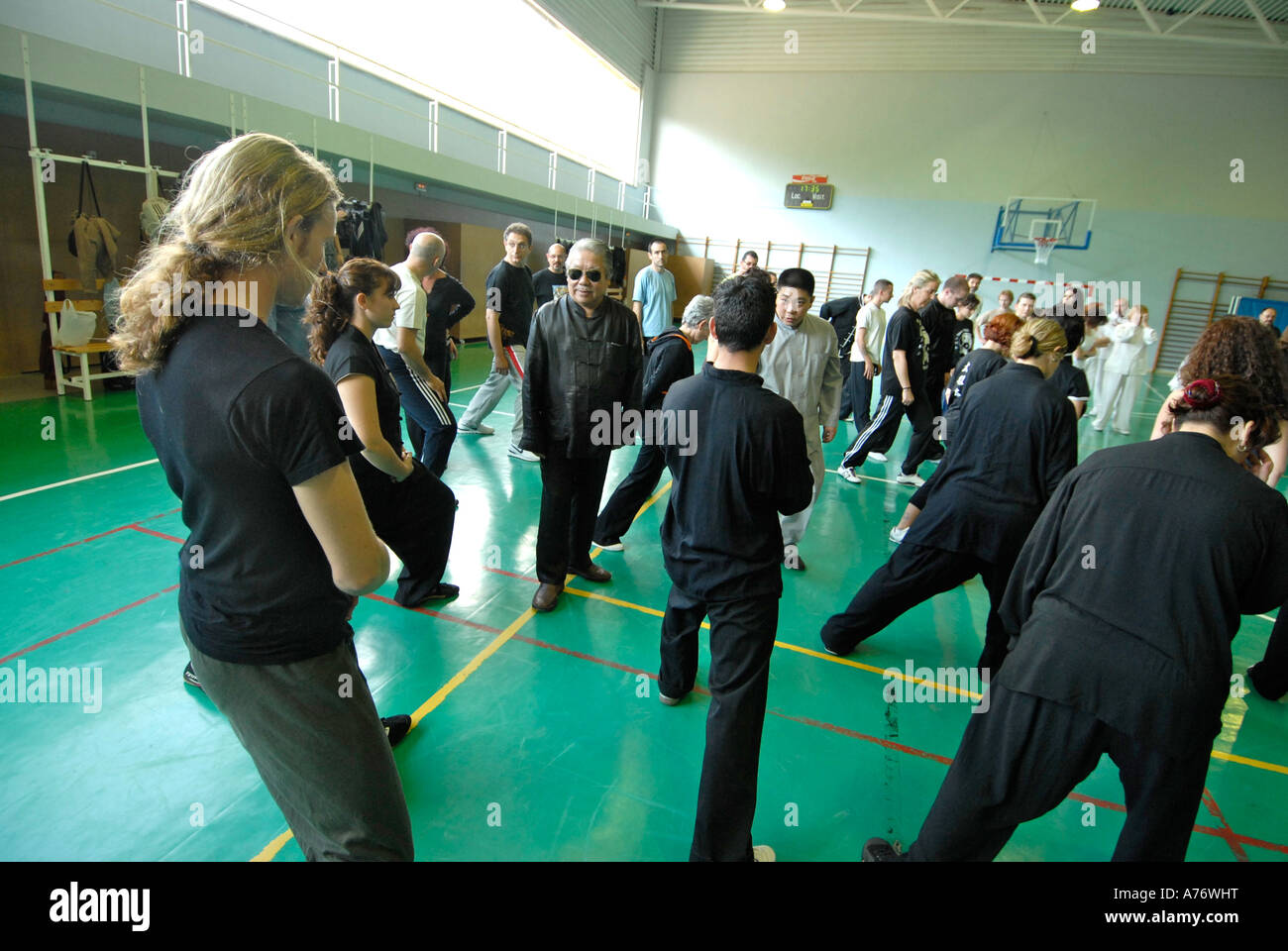 Séminaire de Tai Chi à Ibiza par Grandmaster Fu Sheng Yuan avant tout sur l'univers Yang style Tai Chi 8e Dan Note et son fils Banque D'Images