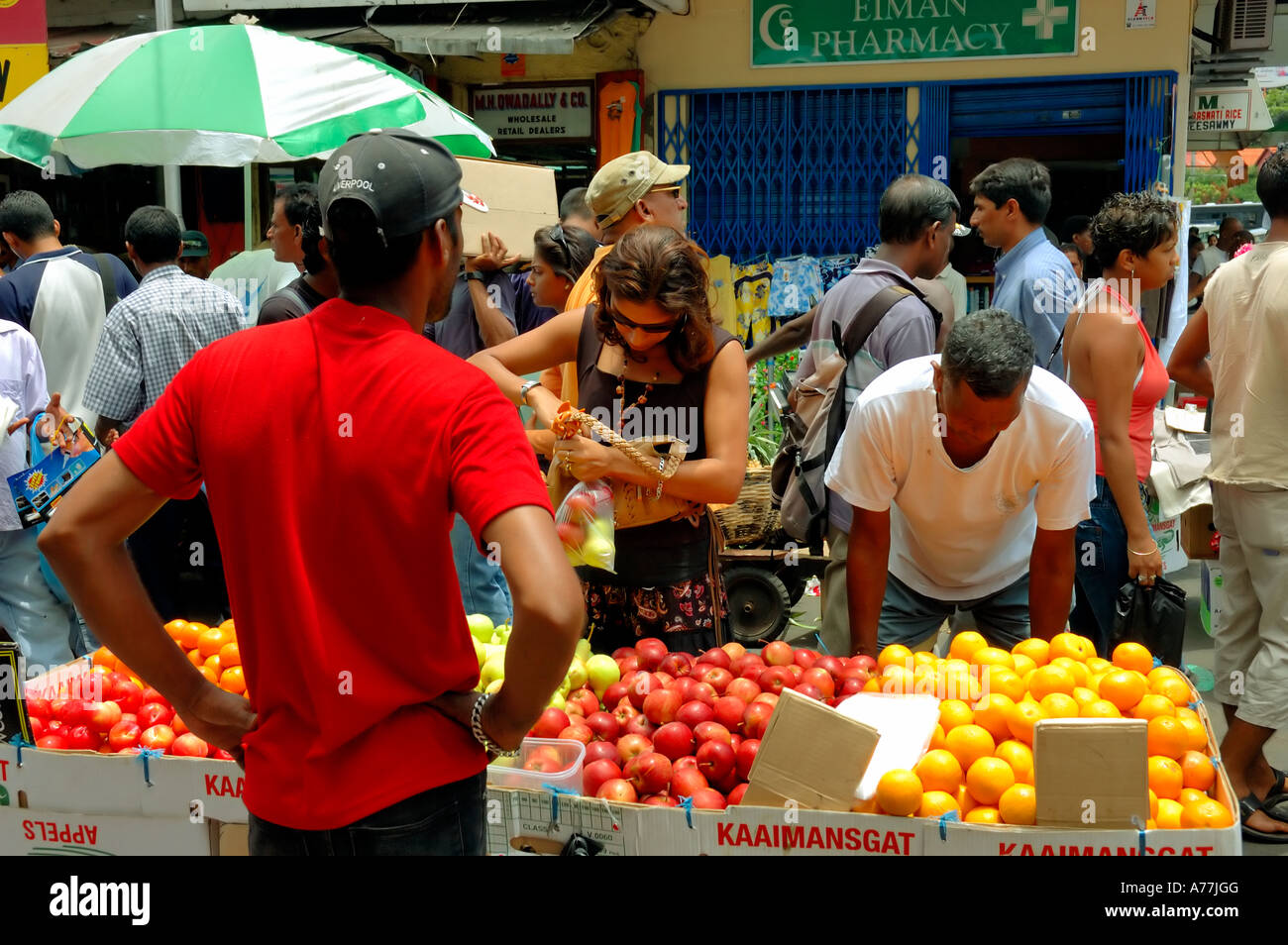 Les mauriciens à marchés alimentaires de l'île Maurice Port Louis Banque D'Images