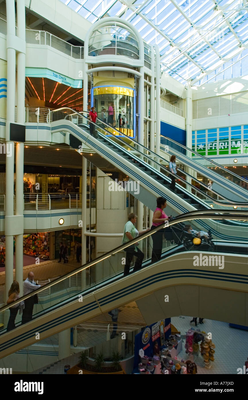 L'intérieur de la Prince's Quay shopping centre dans la ville de Hull, Yorkshire, Angleterre, Royaume-Uni Banque D'Images