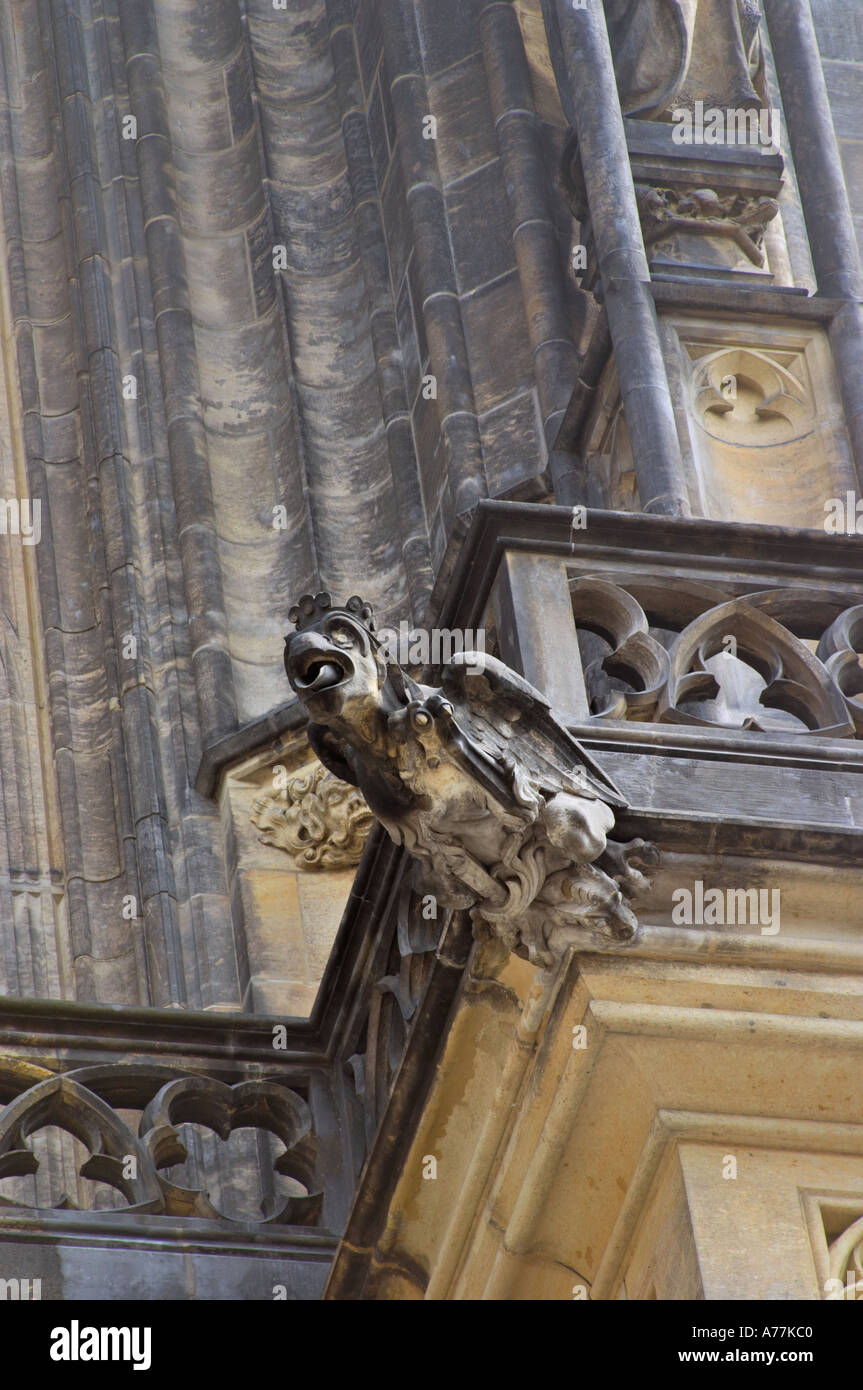 Gargouille d'oiseaux sur le mur de la Cathédrale St Vitus Prague République Tchèque Banque D'Images