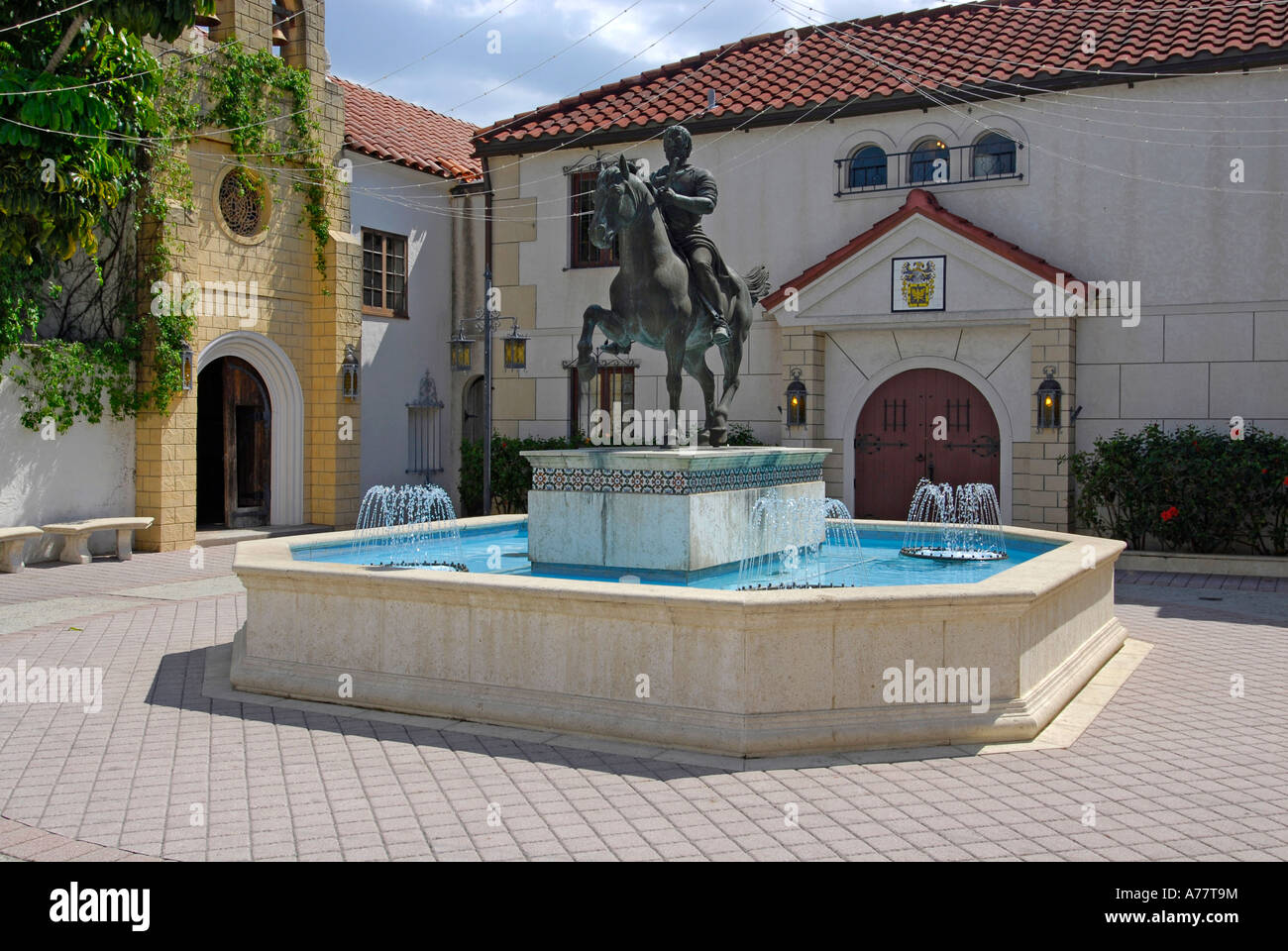 Hernando Desoto statue et cour à la South Florida Museum et Planétarium de l'Évêque Banque D'Images