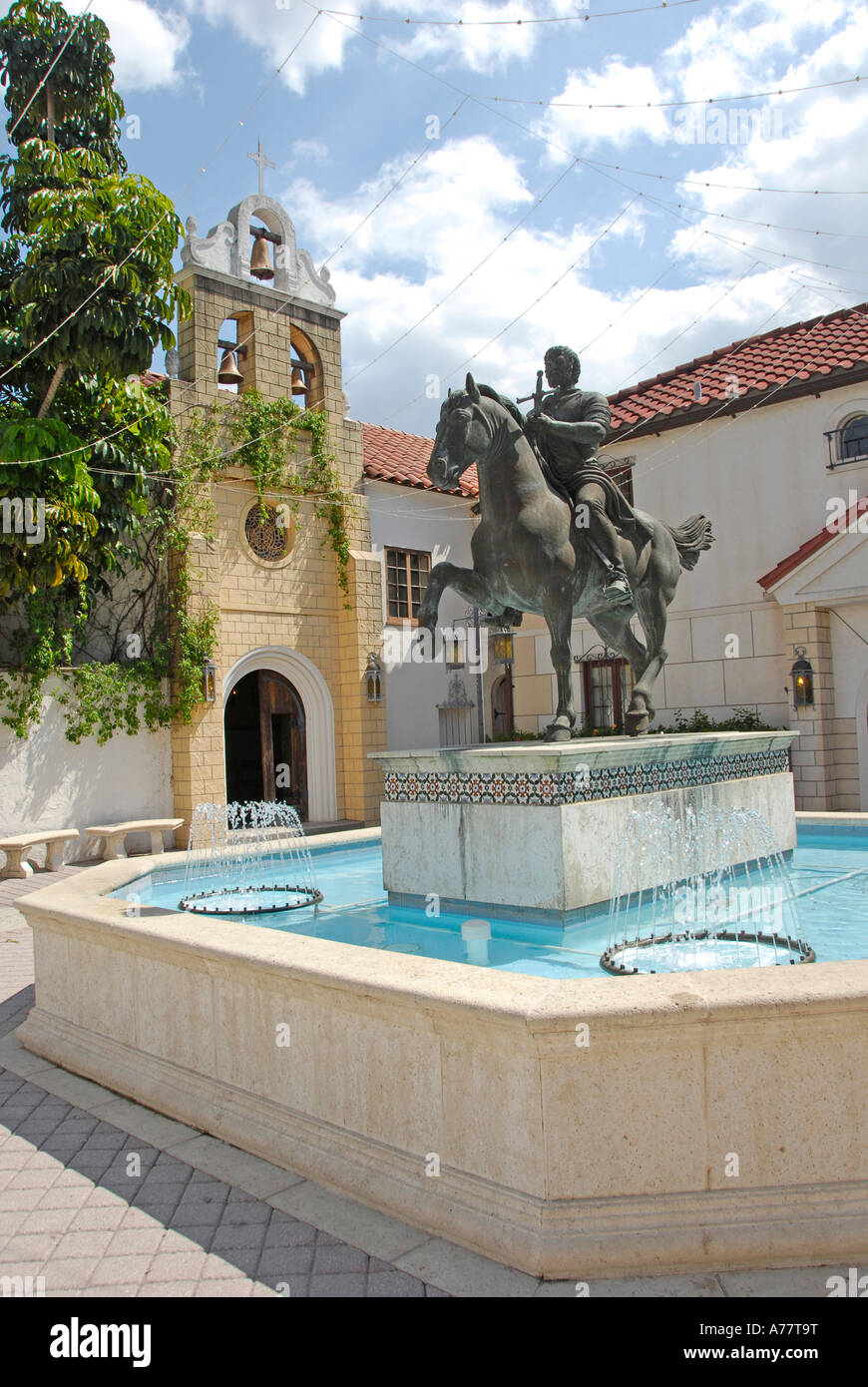 Hernando Desoto statue et cour à la South Florida Museum et Planétarium de l'Évêque Banque D'Images