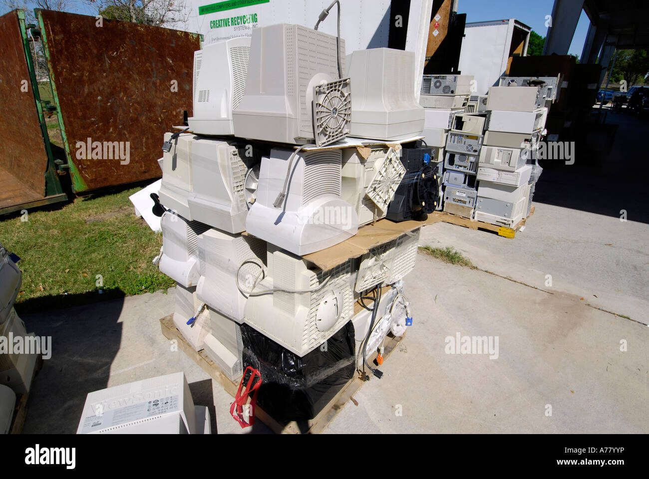Tampa Florida recyclage de déchets ménagers et de collecte des déchets chimiques Banque D'Images