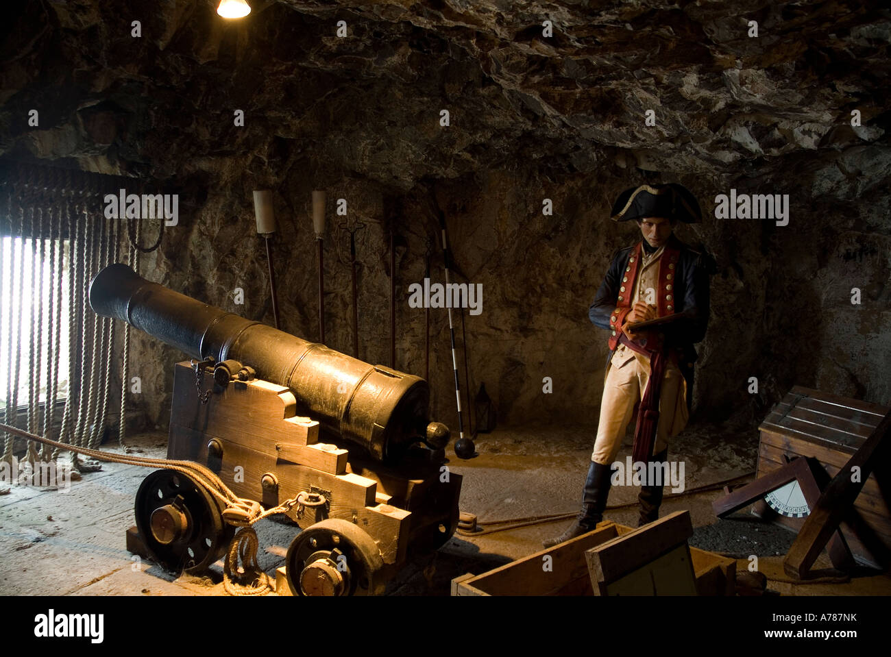 La dh Great Siege Tunnels rocher de Gibraltar Gibraltar soldat britannique de cire et des armes de siège Banque D'Images