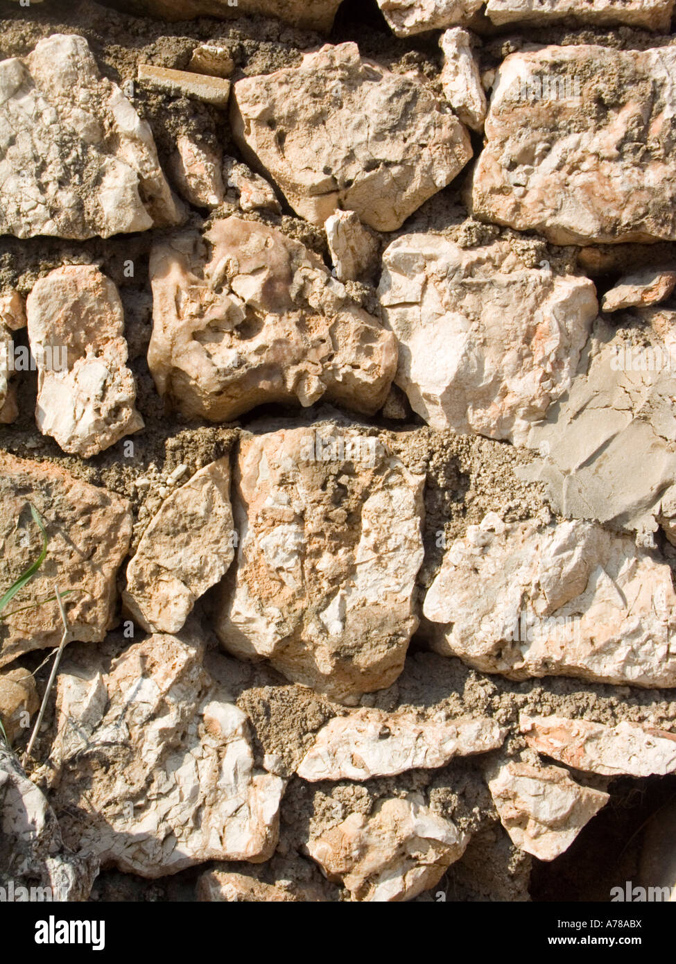 La texture du mur de pierre à la verticale Banque D'Images