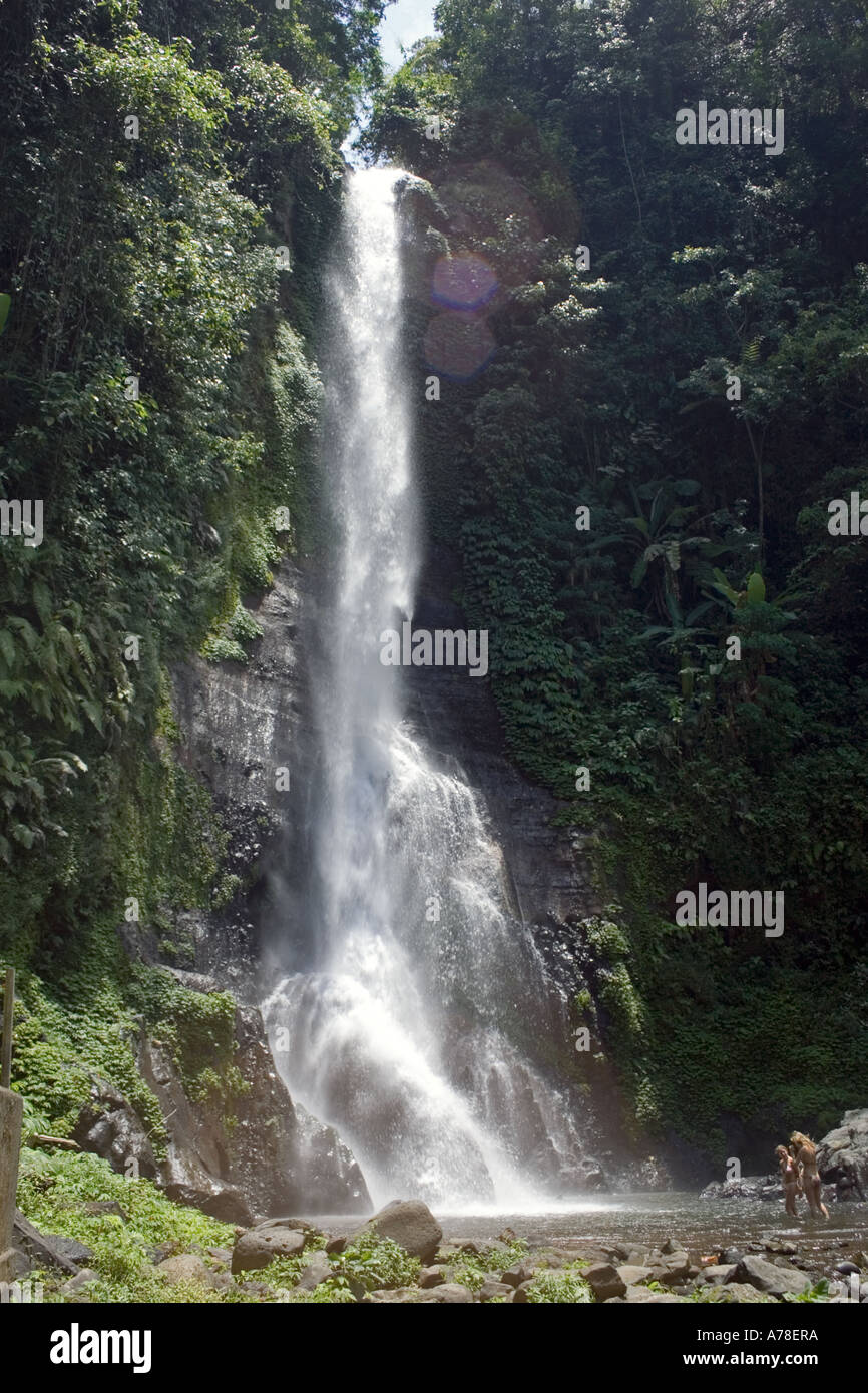 Cascade de Gitgit Bali Indonésie Banque D'Images