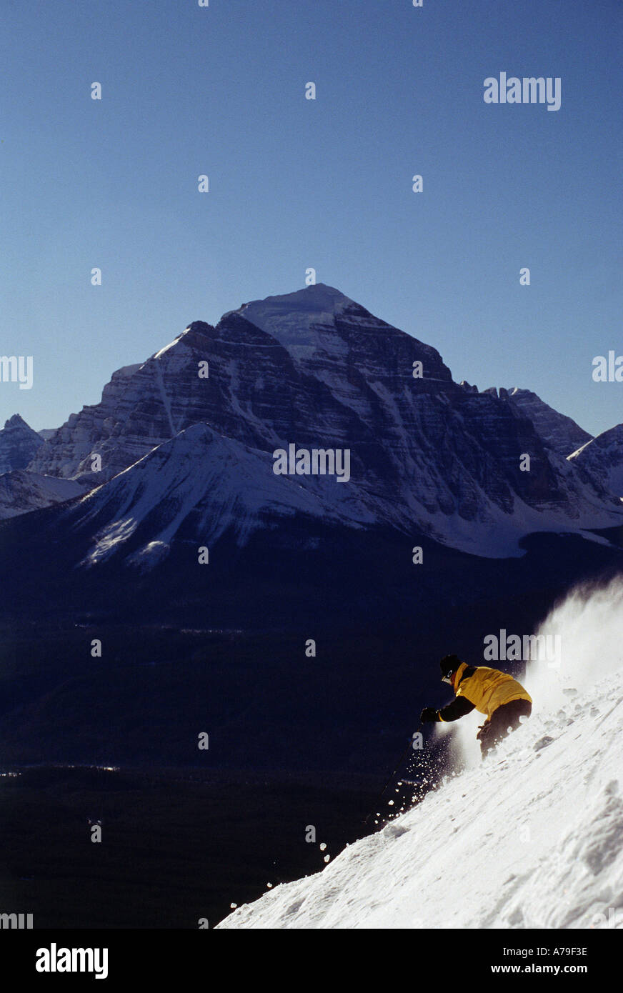 Canadian Rockies skieur Banque D'Images