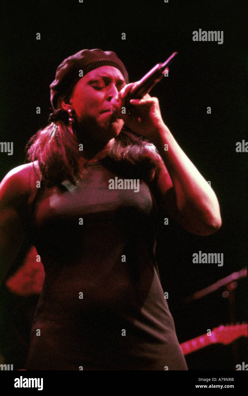 MICA PARIS UK singer à propos de 1990 Banque D'Images