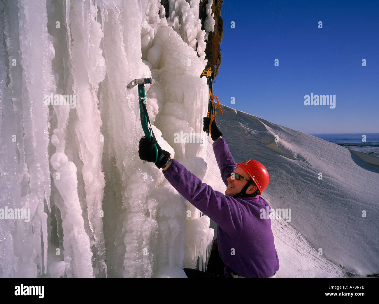 L'escalade de glace, l'Islande Banque D'Images