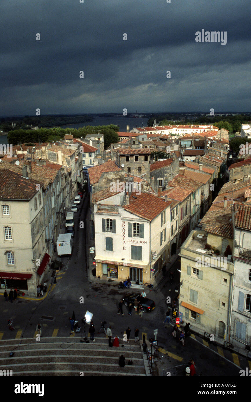 Séance photo publicitaire - Arles sous les nuages thunder Banque D'Images