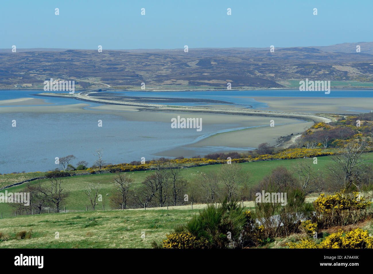 Causeway et pont sur Kyle Of Sutherland en langue maternelle Banque D'Images